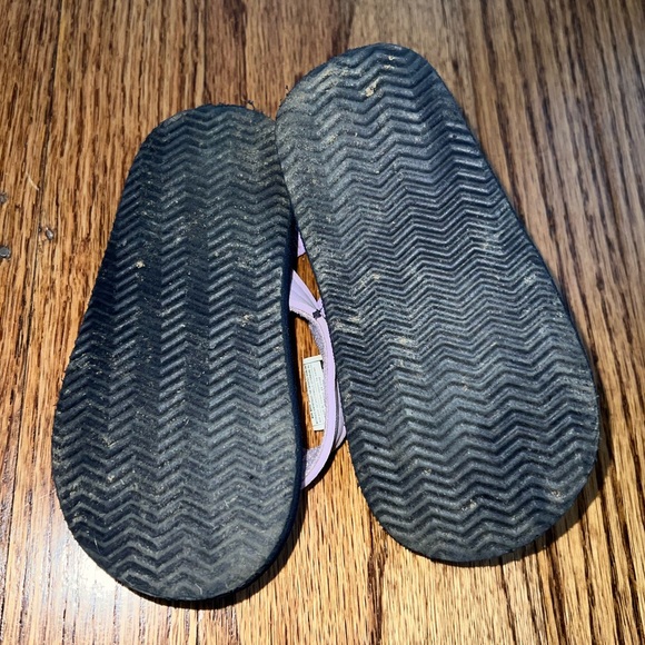 Bundle of Two Pairs of Summer Shoes, Toddler Girl Size 5 - Picture 11 of 12